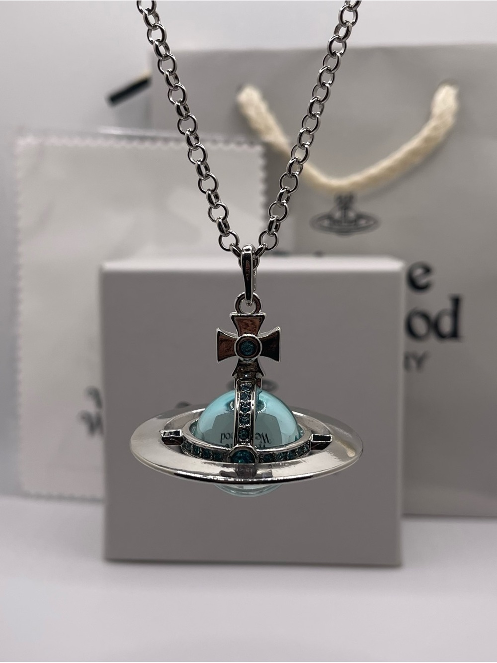 Vivienne Westwood Orb Saturn Necklace Blue Crystal Silver Tone Box Pouch